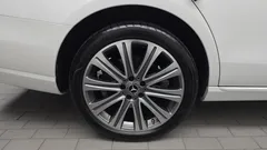 2023 Mercedes-Benz E-Class E300e 4MATIC Exclusive — фото 5