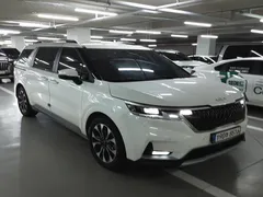 2023 Kia Carnival Diesel 9-Seater Prestige — фото 2