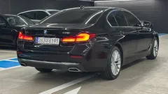 2022 BMW 5-Series 530i xDrive Luxury — фото 2