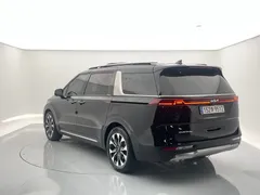 2023 Kia Carnival Diesel 9-Seater Signature — фото 3