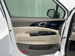 2023 Kia Carnival Diesel 9-Seater Hi-Limousine — фото 19