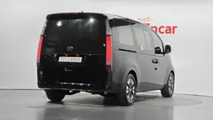 2024 Hyundai Staria Lounge 9-Seater — фото 2
