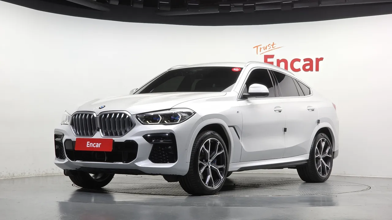 2022 BMW X6 xDrive40i M Sport