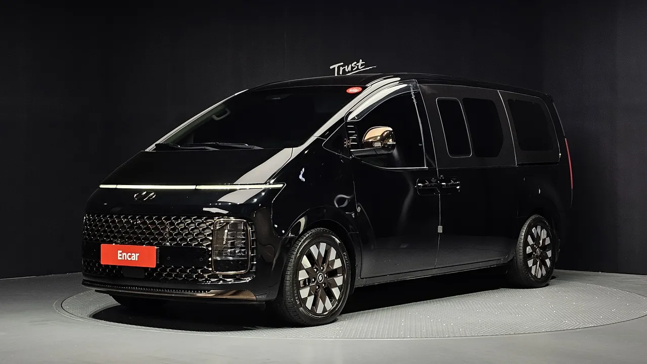 2023 Hyundai Staria 4WD Lounge 9-Seater