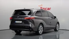 2022 Toyota Sienna 2.5 Hybrid 2WD — фото 2