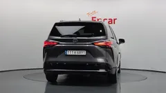 2022 Toyota Sienna 2.5 Hybrid 2WD — фото 4