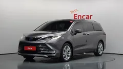 2022 Toyota Sienna 2.5 Hybrid 2WD — фото 11