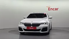 2023 BMW 5-Series 520i M Sport — фото 3