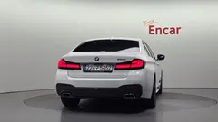 2023 BMW 5-Series 520i M Sport — фото 4