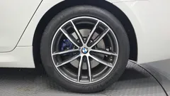 2023 BMW 5-Series 520i M Sport — фото 5