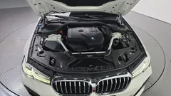 2023 BMW 5-Series 520i M Sport — фото 6