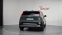 2023 Kia Niro Prestige, серый — фото 4
