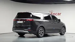 2023 Kia Carnival Diesel 11-Seater Prestige — фото 2