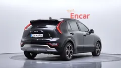 2022 Kia Niro Signature — фото 2