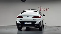 2023 BMW X4 xDrive20i M Sport — фото 4