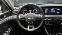 2023 Kia K5 2.0, белый — фото 13