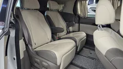 2023 Kia Carnival Gasoline 7-Seater Hi-Limousine — фото 11