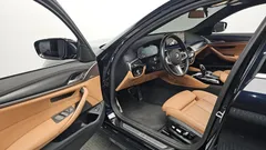 2023 BMW 5-Series 520i M Sport — фото 10