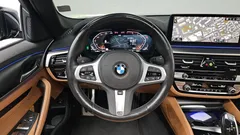 2023 BMW 5-Series 520i M Sport — фото 13