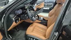 2023 BMW 5-Series 520i M Sport — фото 10