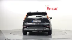 2023 Kia Niro Signature — фото 4