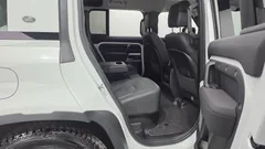 2023 Land Rover Defender 110 D250 SE — фото 11