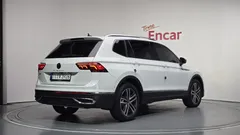 2023 Volkswagen Tiguan 2.0 TSI Prestige — фото 2