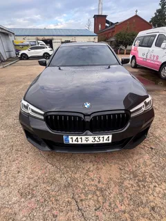 2023 BMW 5-Series 523d M Sport — фото 3