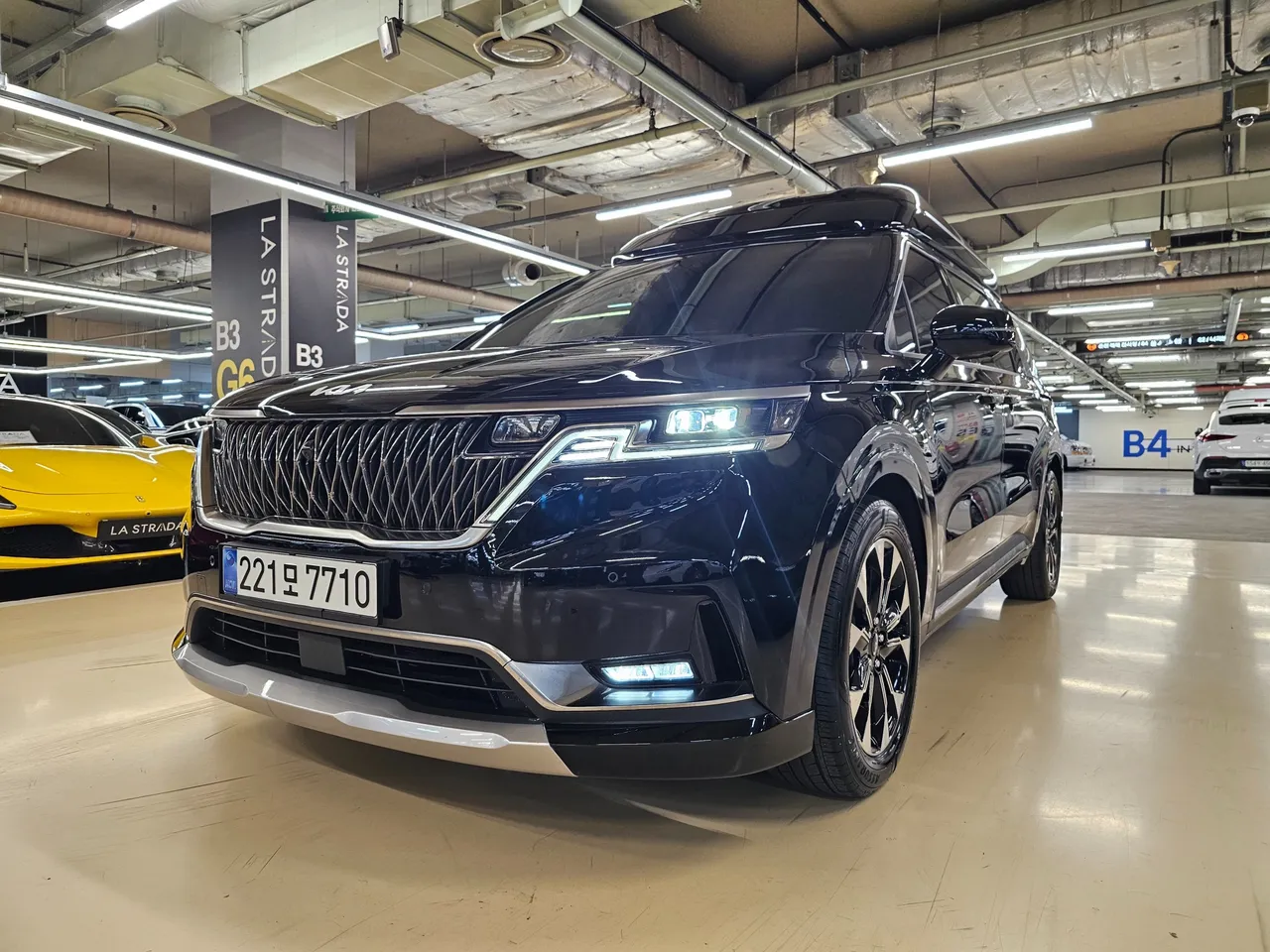 2023 Kia Carnival Diesel 9-Seater Hi-Limousine