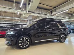 2023 Kia Carnival Diesel 9-Seater Hi-Limousine — фото 2