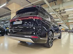 2023 Kia Carnival Diesel 9-Seater Hi-Limousine — фото 4