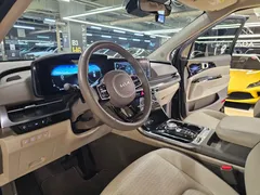 2023 Kia Carnival Diesel 9-Seater Hi-Limousine — фото 18