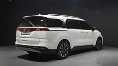 2023 Kia Carnival Diesel 7-Seater Signature — фото 2