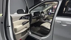 2023 Kia Carnival Diesel 7-Seater Signature — фото 10
