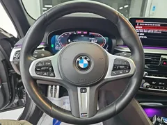 2023 BMW 5-Series 523d M Sport — фото 9