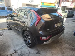 2023 Kia Niro Signature — фото 5