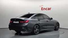 2022 BMW 3-Series 320i M Sport — фото 2