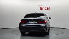 2022 BMW 3-Series 320i M Sport — фото 4