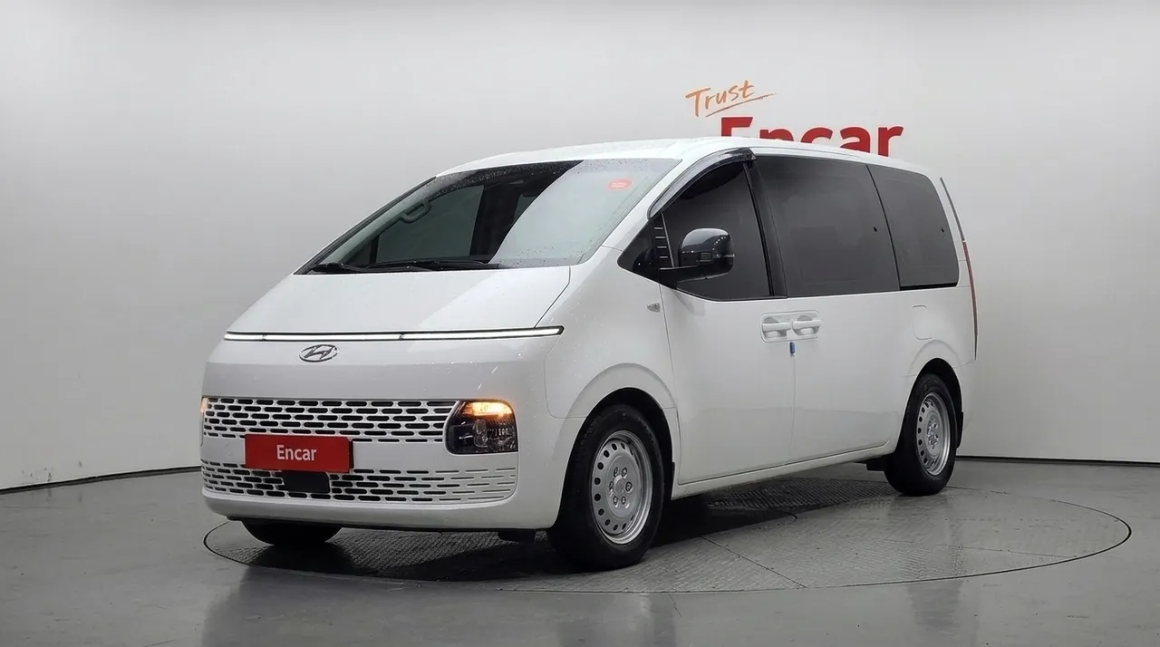 2022 Hyundai Staria Tourer 11-Seater