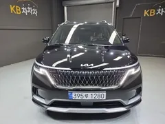 2023 Kia Carnival Diesel 9-Seater Prestige — фото 1