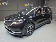2023 Kia Carnival Diesel 9-Seater Prestige — фото 2
