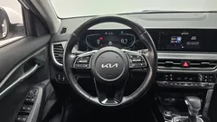 2023 Kia Seltos Gasoline 1.6 Turbo 2WD, белый — фото 13