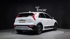 2022 Kia Niro Trendy, белый — фото 2