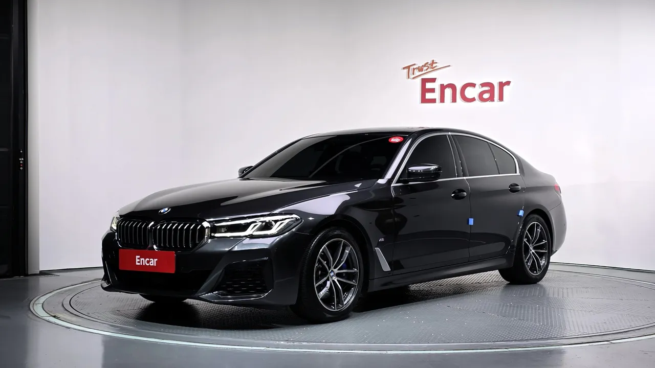 2022 BMW 5-Series 523d M Sport
