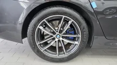 2022 BMW 5-Series 523d M Sport — фото 5