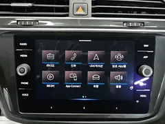 2022 Volkswagen Tiguan 2.0 TDI 4-Motion Premium — фото 18