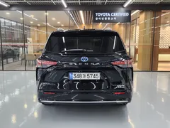 2022 Toyota Sienna 2.5 Hybrid 2WD — фото 4