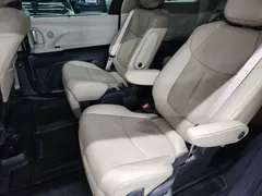 2022 Toyota Sienna 2.5 Hybrid 2WD — фото 10