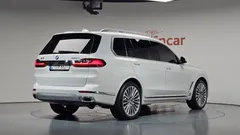 2022 BMW X7 xDrive 40i Design Pure Excellence 7-Seater — фото 2