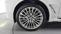 2022 BMW X7 xDrive 40i Design Pure Excellence 7-Seater — фото 5